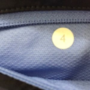 lululemon athletica Pants - Lululemon gray & blue run inspire crops sz 4 65290 lululemon athletica Pants - Lululemon gray & blue run inspire crops sz 4 65290